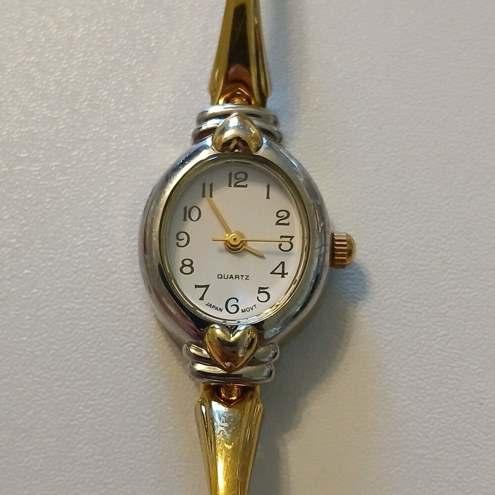 Vintage 90s Avon Two Tone Heart Accent Quartz Women's Watch White Dial 17mm